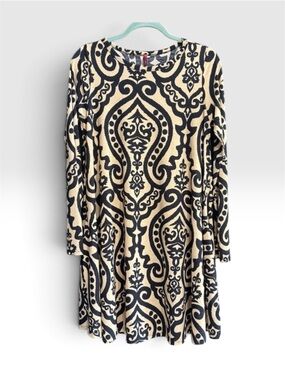 Bellamie Elegant Black and Cream Patterned Dress